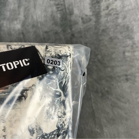 Hot Topic Thorn & Fable NWT Alice in Wonderland Looking Glass Suspender Skirt 2X - Picture 16 of 16